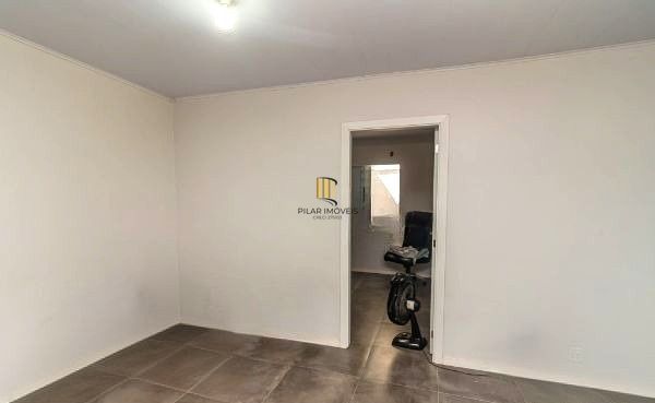 Casa no bairro Jardim Carvalho de 2 dormitórios e amplo pátio