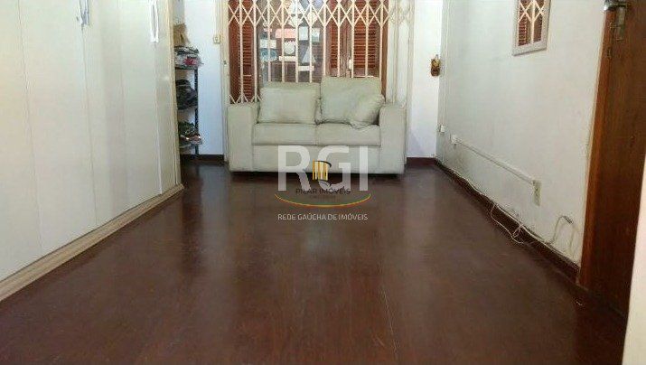 Casa para Venda - 300m², 4 dormitórios, 4 vagas - Nonoai