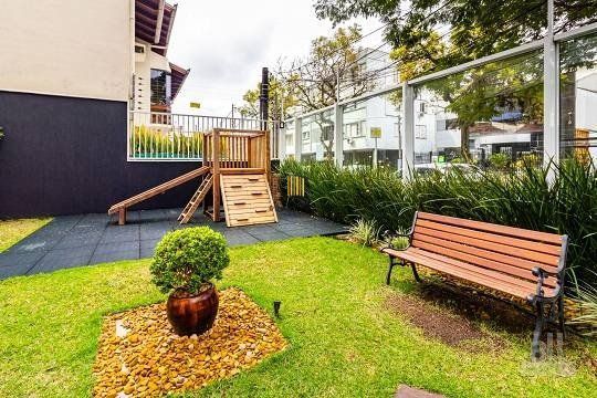 Apartamento  no Menino Deus de 3 dormitórios e 2 vagas