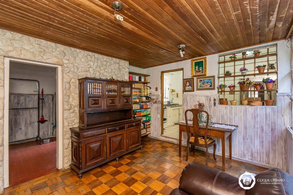 Casa para Venda de 3 dormitórios, Petrópolis