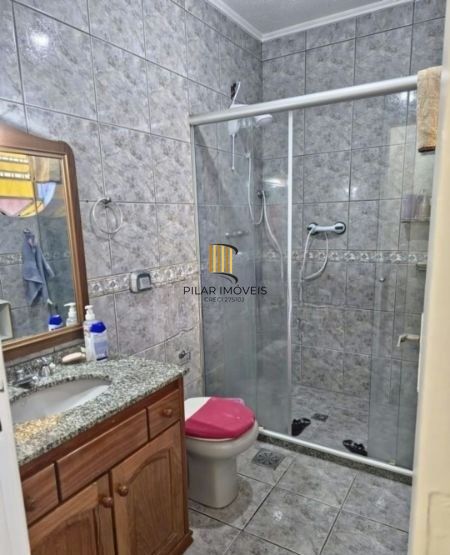 Casa sobrado no Passo D'areia de 3 dormitórios e vaga