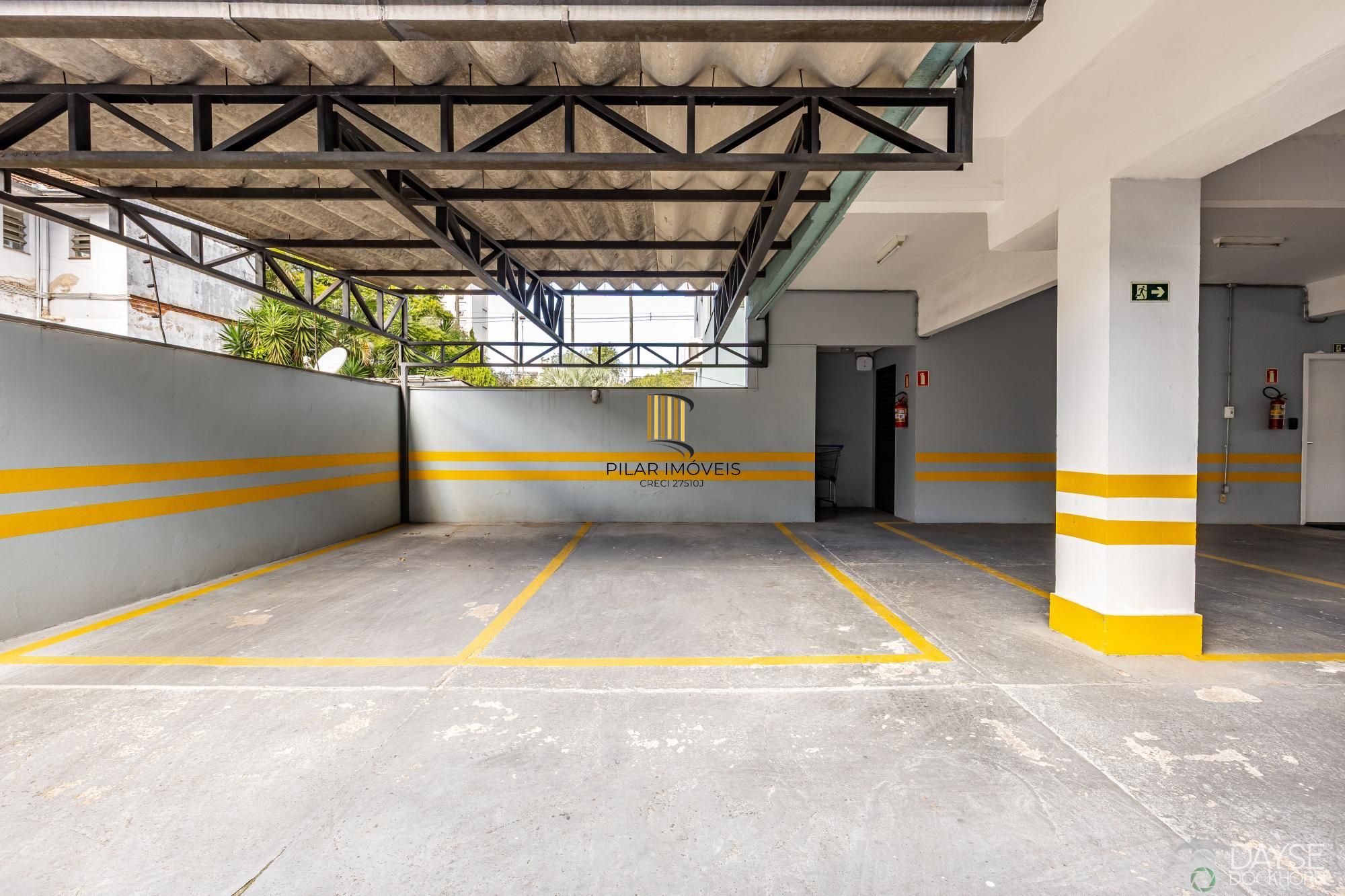 Apartamento no bairro Higienópolis de 3 dormitórios e vaga DESOCUPADO