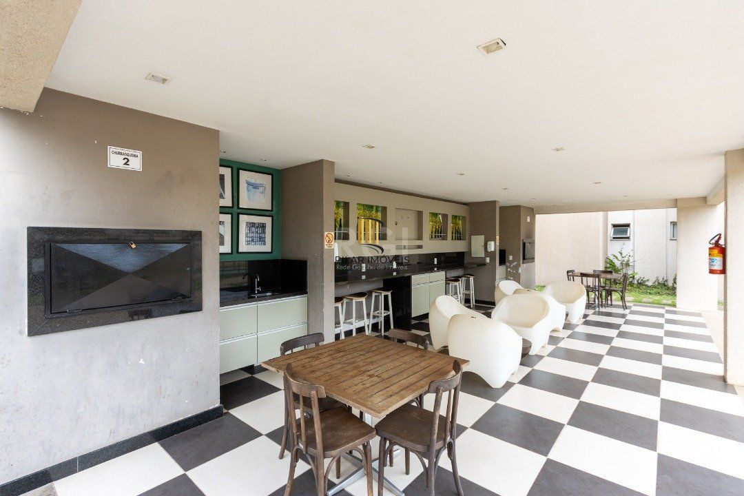 Apartamento de 2 dormitórios e vaga no Humaitá