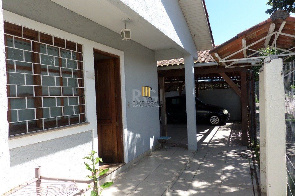 Casa na Hípica com 3 dormitórios e 2 vagas