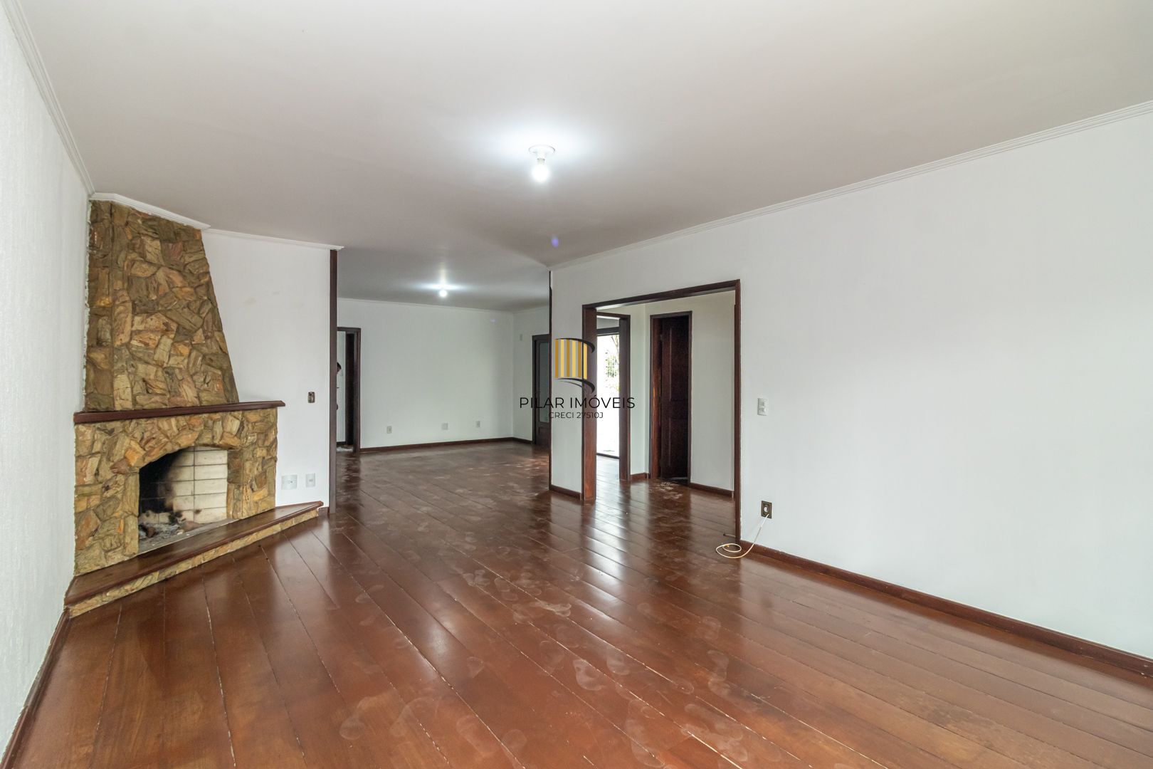 Casa no bairro Jardim Planalto de 3 dormitórios e 3 vagas