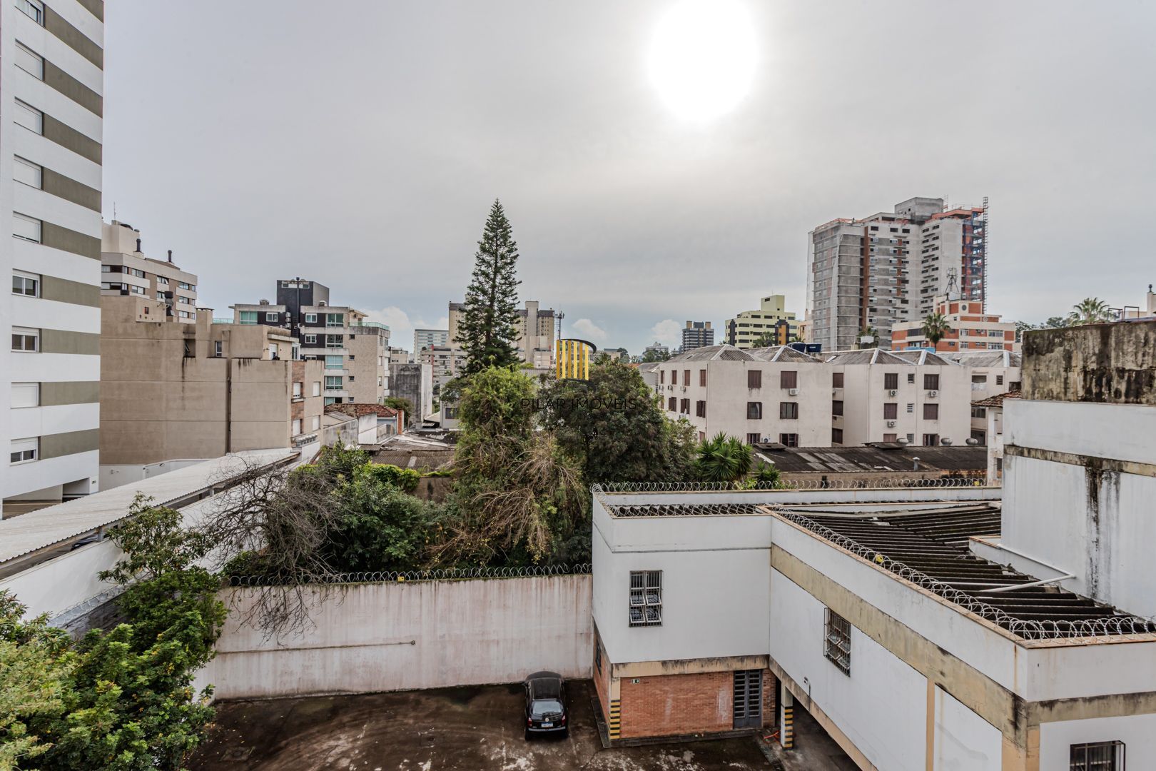 Apartamento no bairro Menino Deus de 4 dormitórios e vaga