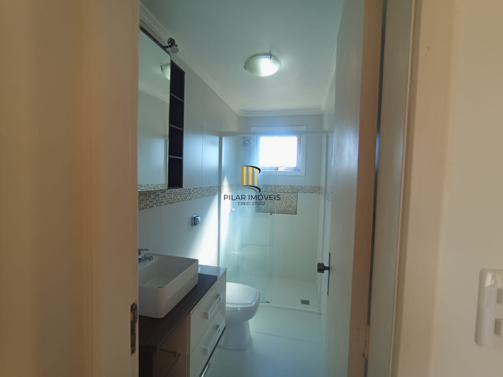 Apartamento no bairro Teresópolis de 2 dormitórios e vaga DESOCUPADO