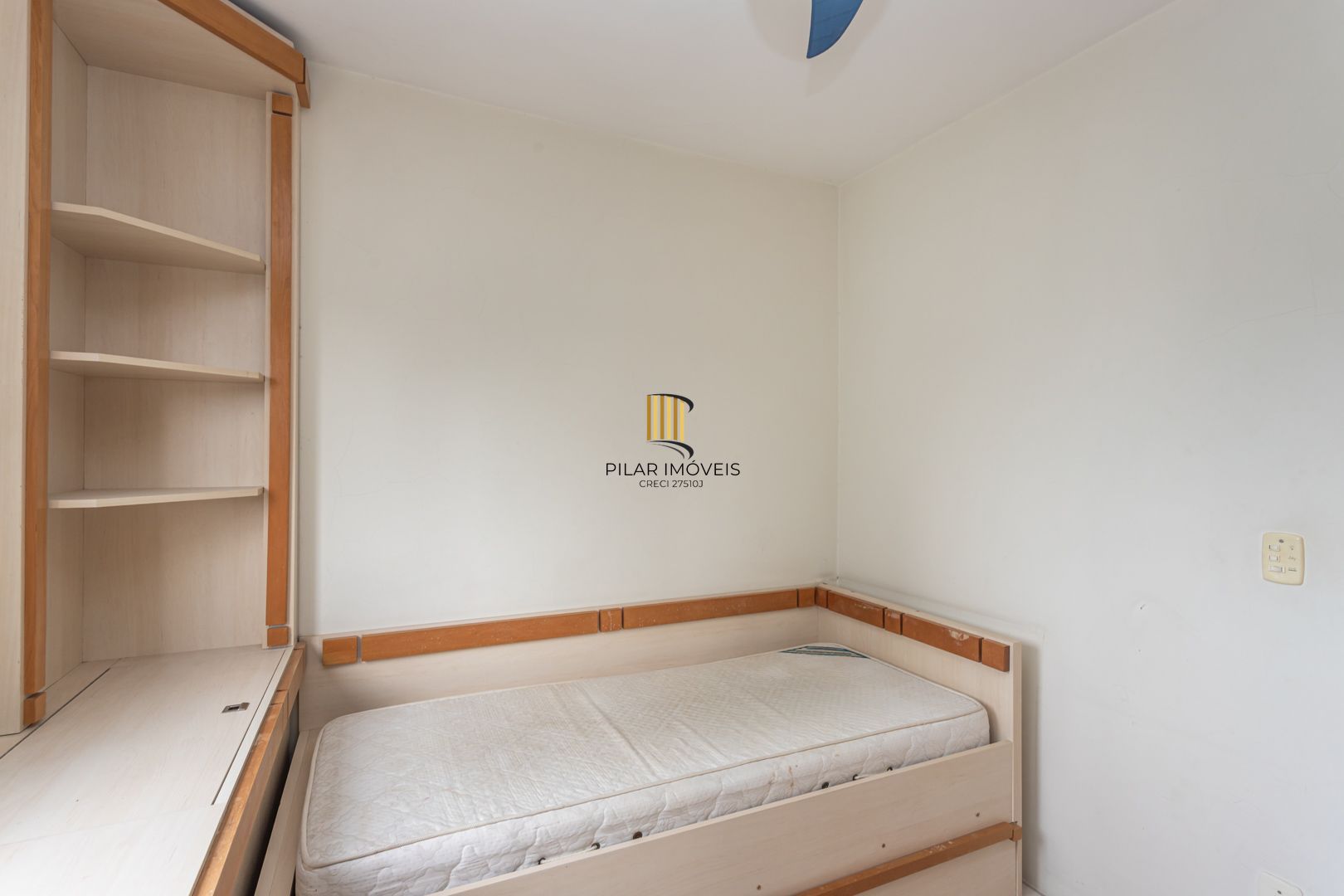 Apartamento na Cidade Baixa de 2 dormitórios e vaga DESOCUPADO