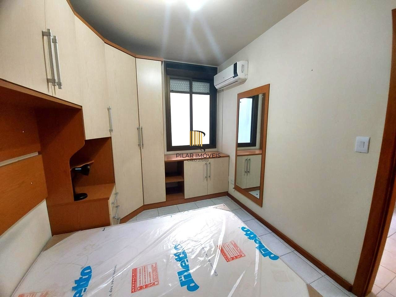 Apartamento no Jardim Botânico de 1 dormitório semi mobiliado