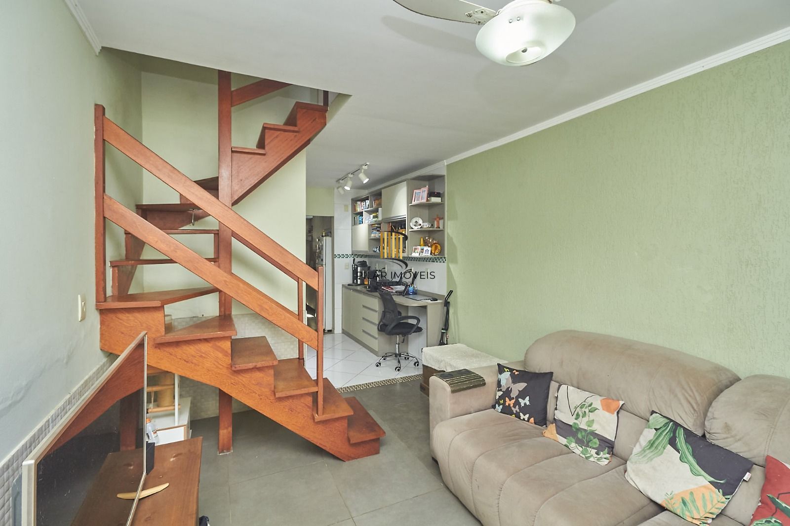 Casa sobrado em condomínio fechado no Alto Petrópolis de 2 dormitórios e vaga
