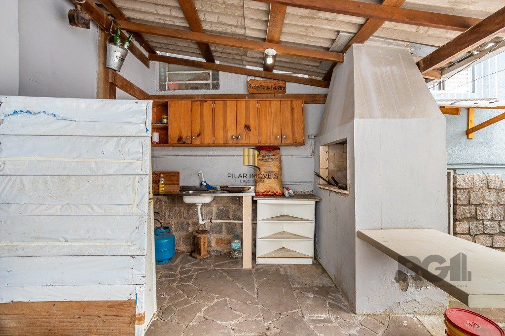 casa de 03 dorm, 02 banheiros , 03 vagas