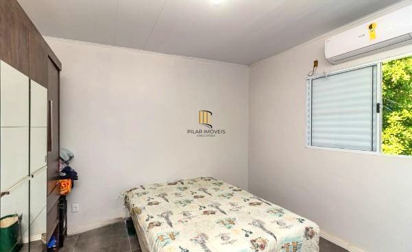 Casa no bairro Jardim Carvalho de 2 dormitórios e amplo pátio