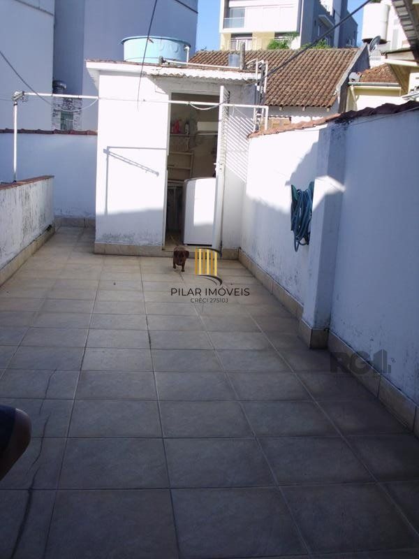 Casa sobrado no bairro Higienópolis de 3 dormitórios e 2 vagas