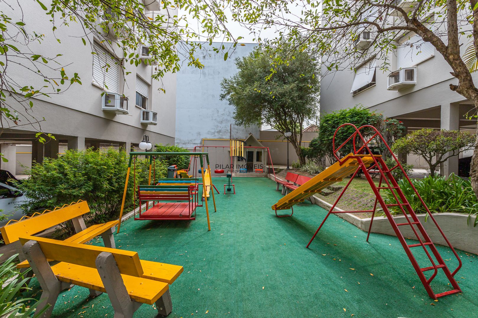 Apartamento no Passo D'areia de 3 dormitórios vaga e infra