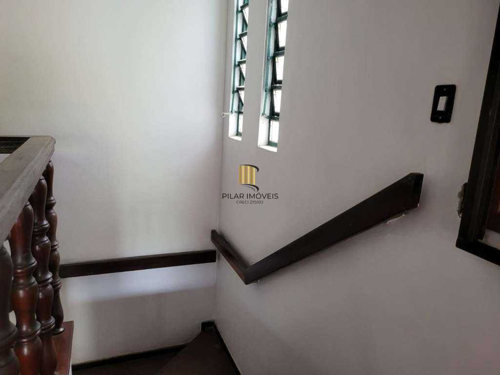 Casa 5 dormitórios no bairro Petrópolis