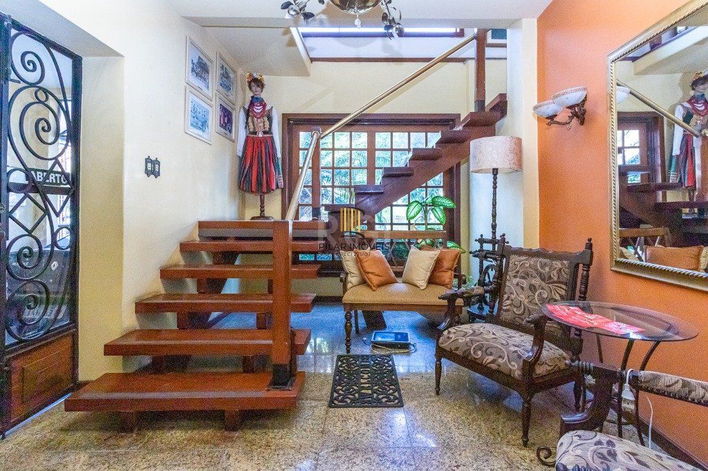 Casa para Venda - 272m², 3 dormitórios, 2 vagas - Santa Cecília