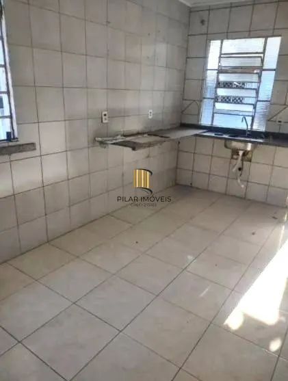 Casa no Sarandi de 2 dormitórios e pátio