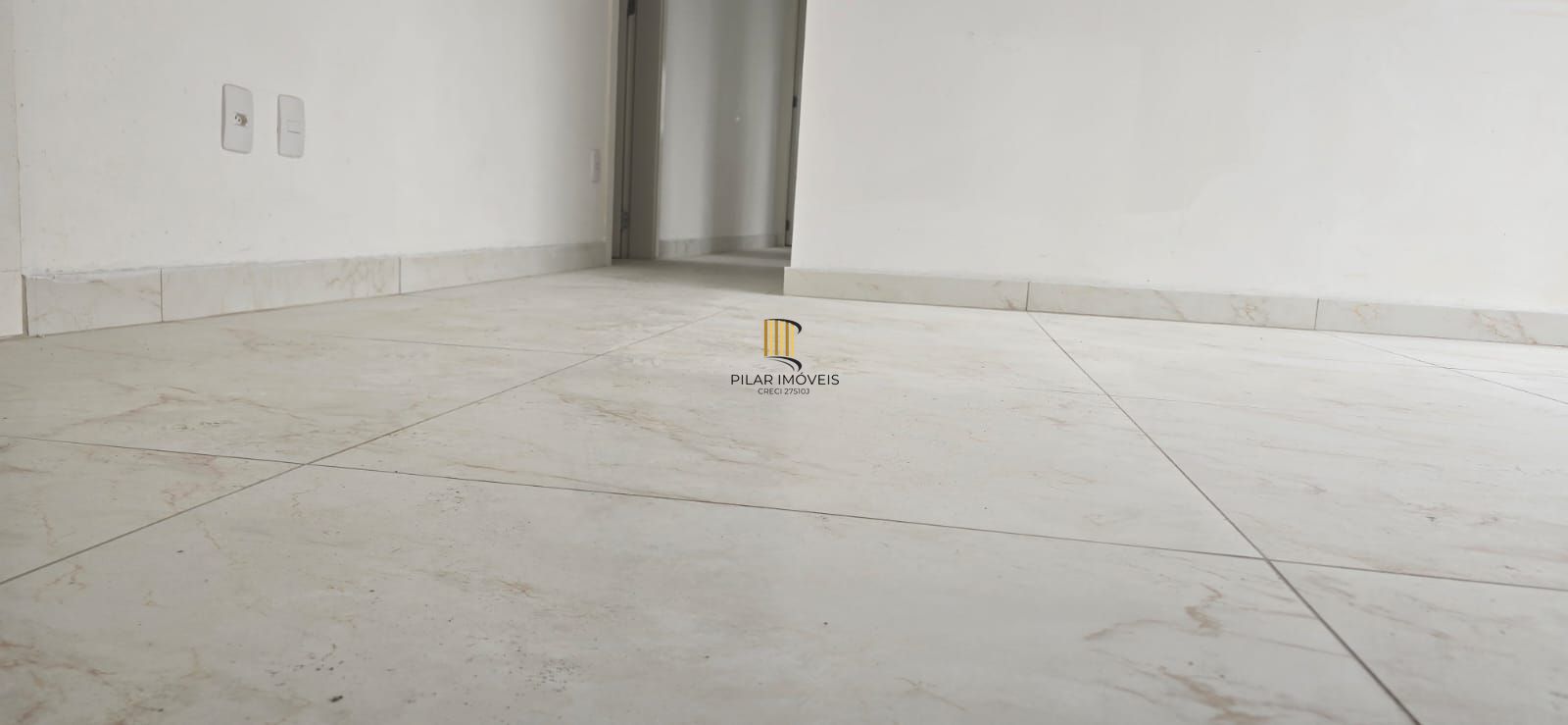 Apartamento no bairro Cavalhada de 3 dormitórios e 2 vagas