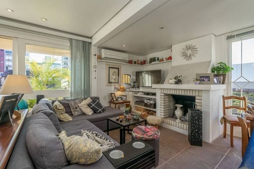 Cobertura no bairro Auxiliadora de 4 dormitórios e vaga