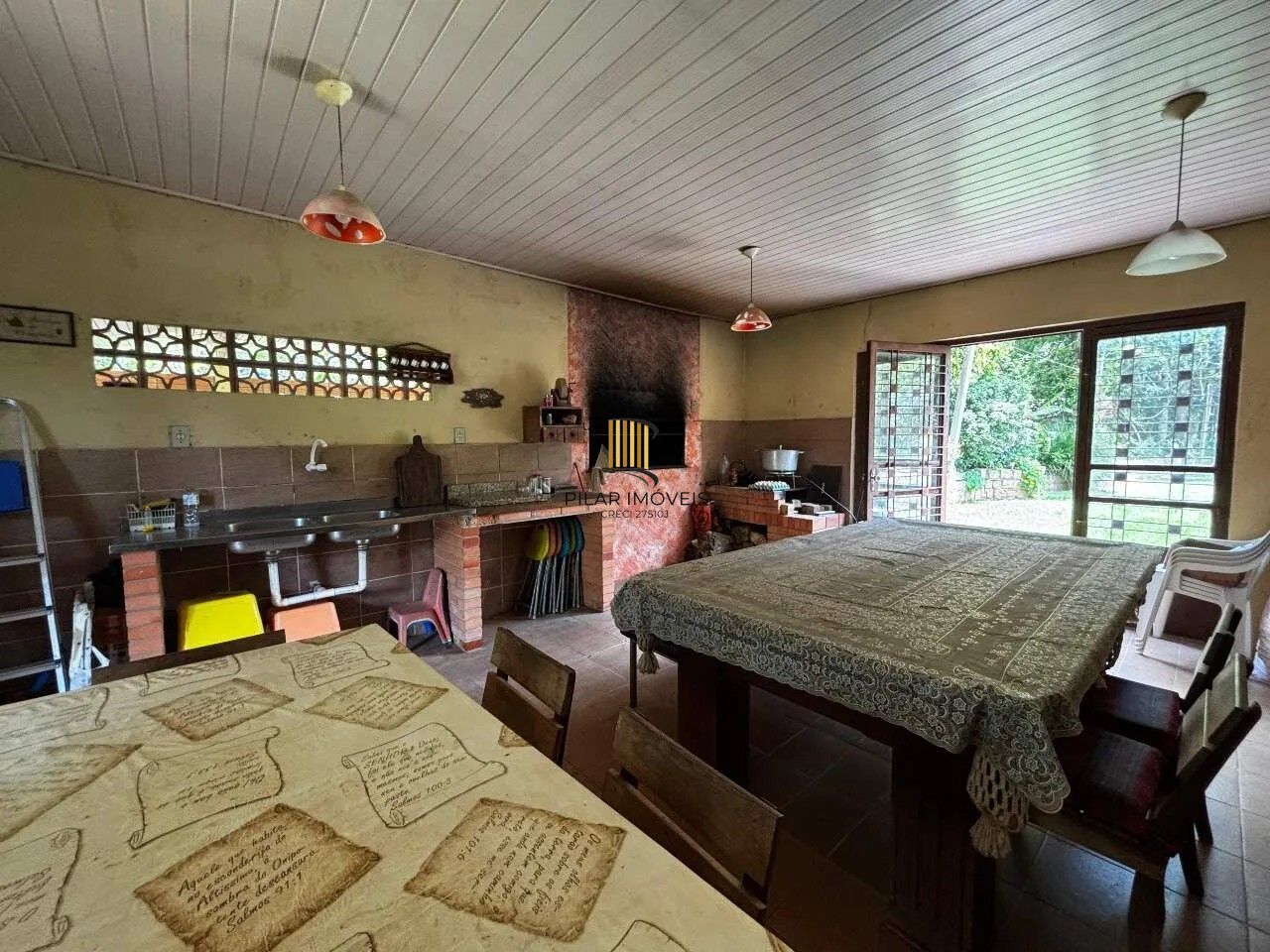 Sítio 6 dormitórios no bairro Fiuza