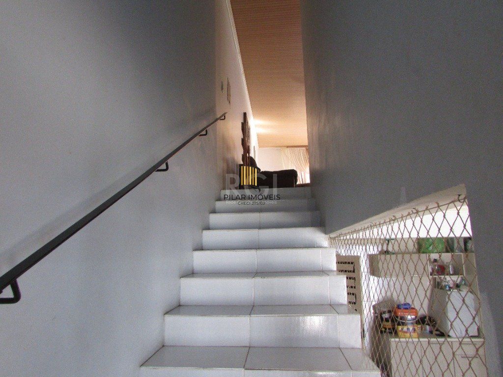 Casa para Venda - 180m², 3 dormitórios, 2 vagas - Jardim Carvalho