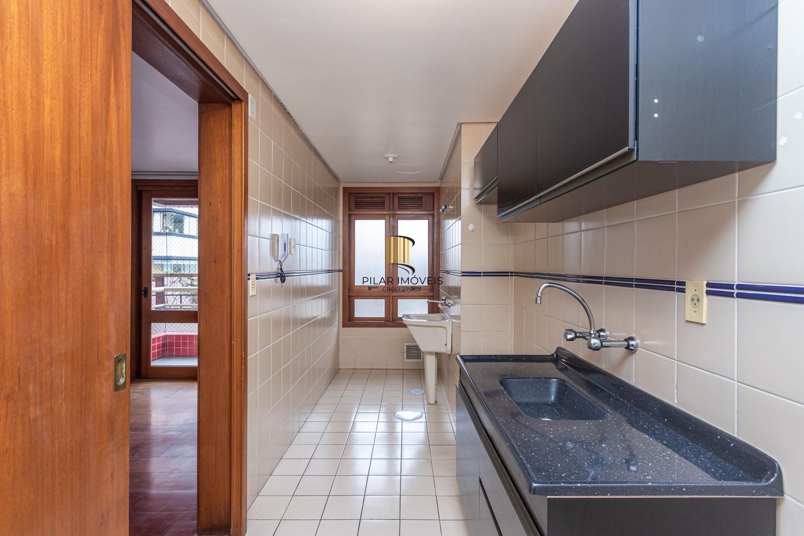 APTO DE 01 DORMITÓRIO , ELEVADOR, SACADA NA SALA E NO QUARTO, BAIRRO SANTANA