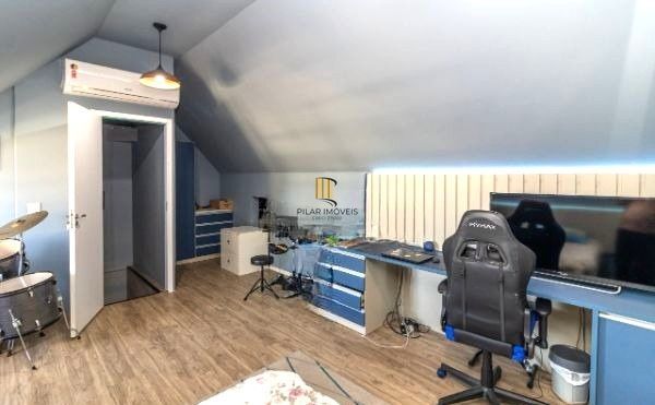 Sobrado condomínio no bairro Teresópolis de 4 dormitórios 2 vagas e infra