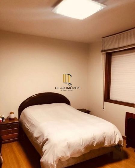 Apartamento no bairro Vila Ipiranga de 2 dormitórios e vaga