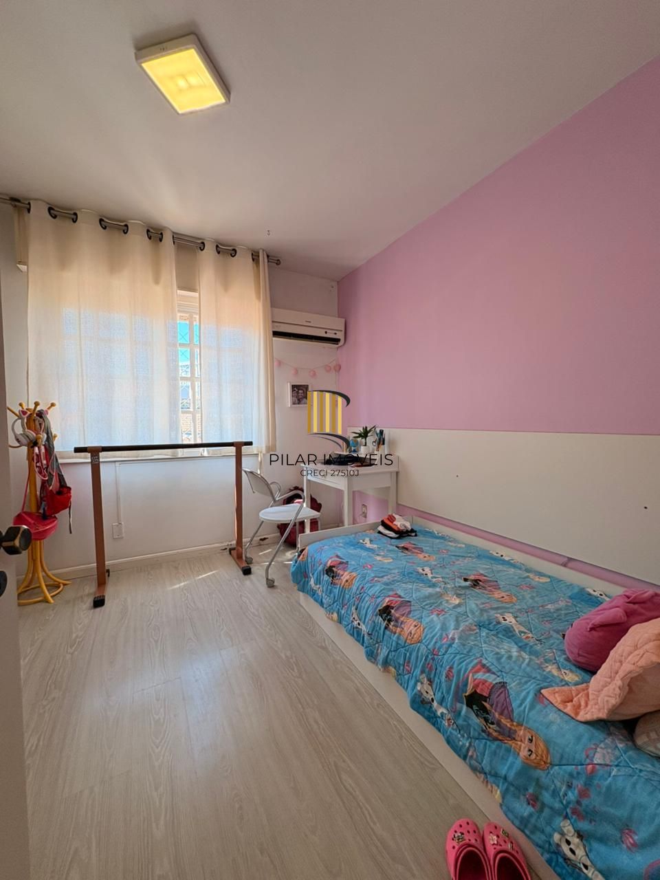 Casa sobrado de 3 dormitórios e 2 vagas