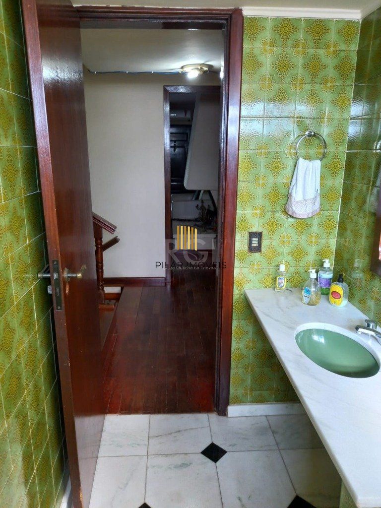 Casa para Venda de 3 dormitórios 6 vagas - Chácara das Pedras