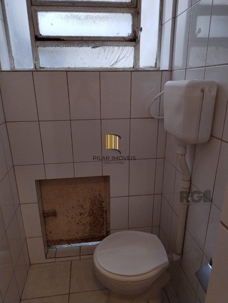 CASA MISTA COMERCIAL NO TÉRREO E RESIDENCIAL EM CIMA