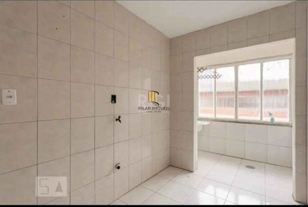 Apartamento 01 dormitório, no bairro Rubem Berta, em Porto Alegre - RS.