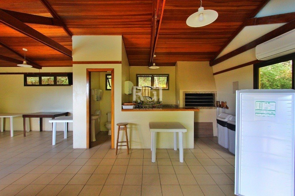 Apartamento no Nonoai de 2 dormitórios vaga e infra