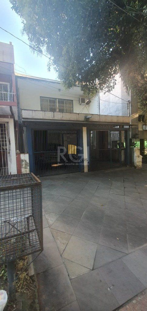 Casa para Venda 3 dormitórios, 2 vagas - Petrópolis