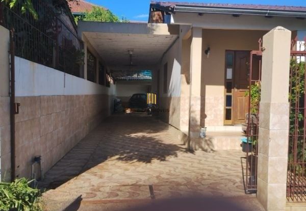 Casa no bairro Santa Fé com 3 dormitórios e 3 vagas