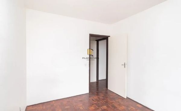 Apartamento no bairro Nonoai de 2 dormitórios e vaga