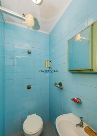 Apartamento no bairro Tristeza de 2 dormitórios e dependência