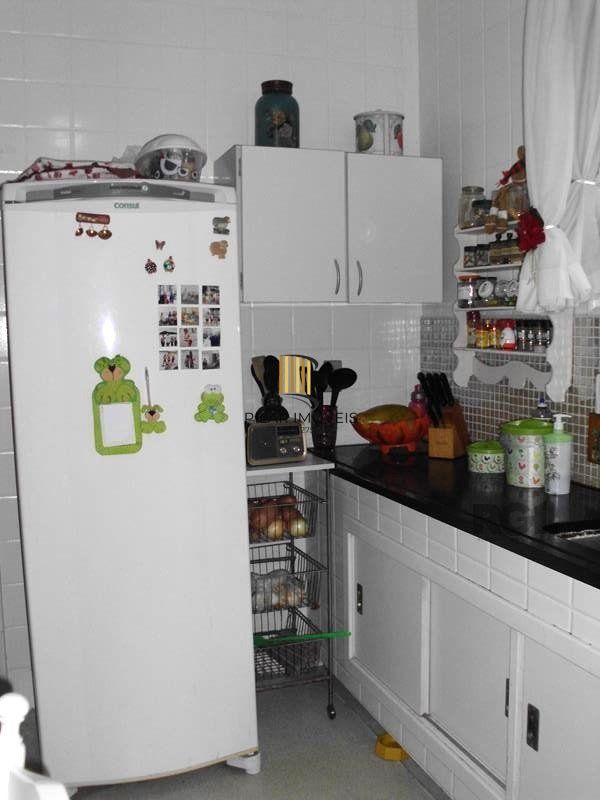 Casa sobrado no bairro Higienópolis de 3 dormitórios e 2 vagas