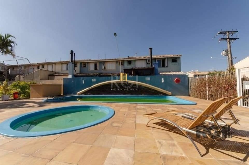 Casa em Condomínio no Humaitá de 2 dormitórios vaga e infra