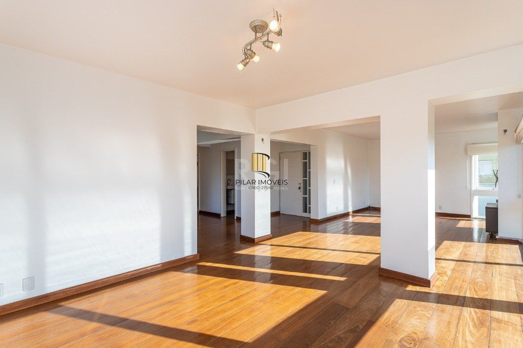 Apartamento no bairro Higienópolis com 190m² de 3 dormitórios e 2 vagas