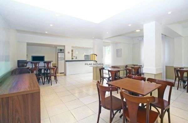 Apartamento de 2 dormitórios vaga e infra no bairro Camaquã