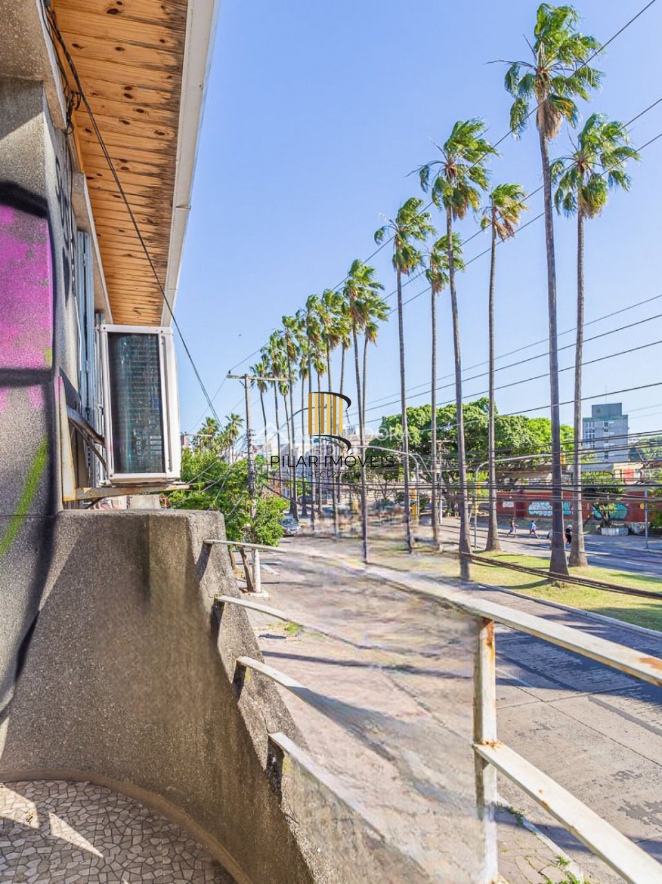 Sobrado 4 dormitórios no bairro Farroupilha