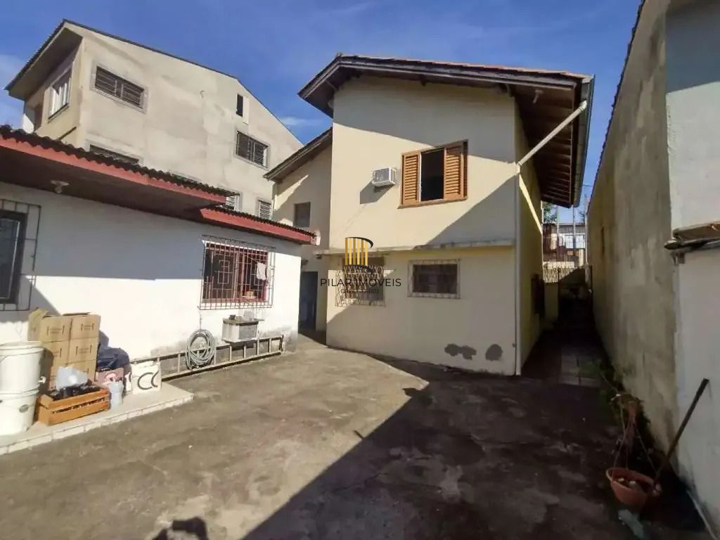 Casa 5 dormitórios no bairro Partenon