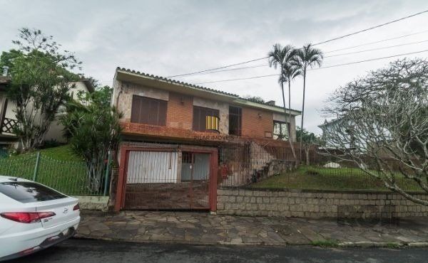 Casa 5 dormitórios no bairro Jardim Sabará
