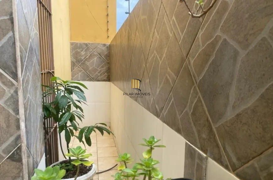 Casa em Condomínio bairro Tristeza de 3 dormitórios e 3 vagas