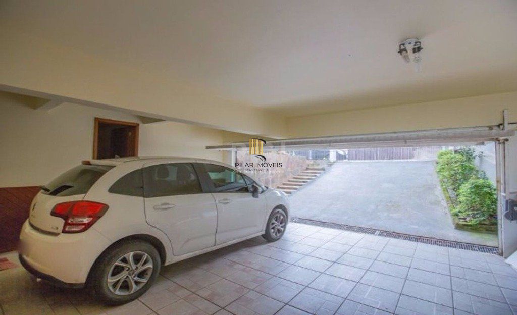 Casa para Venda - 309m², 3 dormitórios, sendo 1 suites, 3 vagas - Medianeira