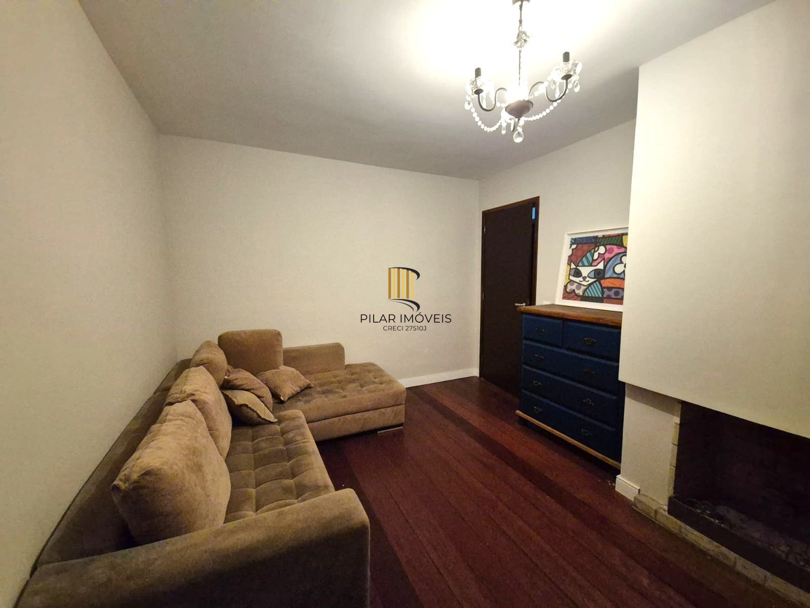 Sobrado no Menino Deus de 3 dormitórios e vaga