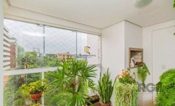 Apartamento com 3 dormitórios sendo 1 suíte à venda, 108 m²
