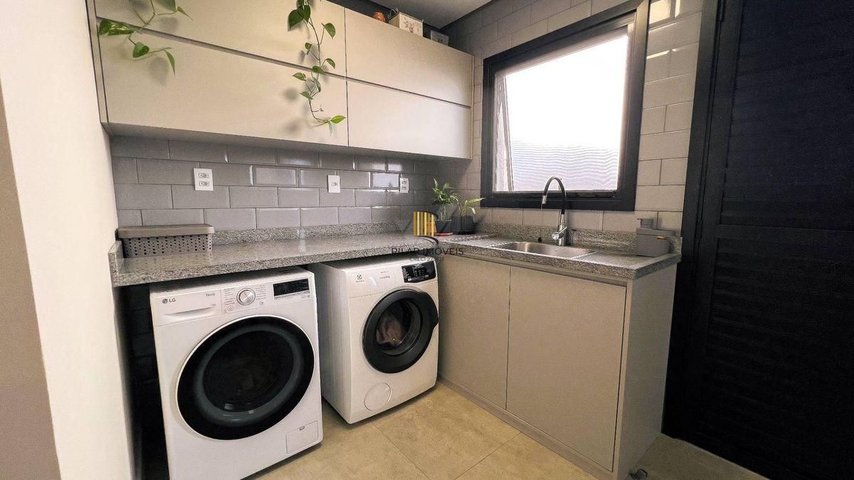 Casa de Condomínio 4 dormitórios no bairro Prado Bairro-Cidade (Barro Vermelho)