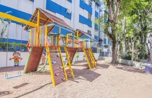 Apartamento no bairro Cristal de 2 dormitórios e vaga rotativa